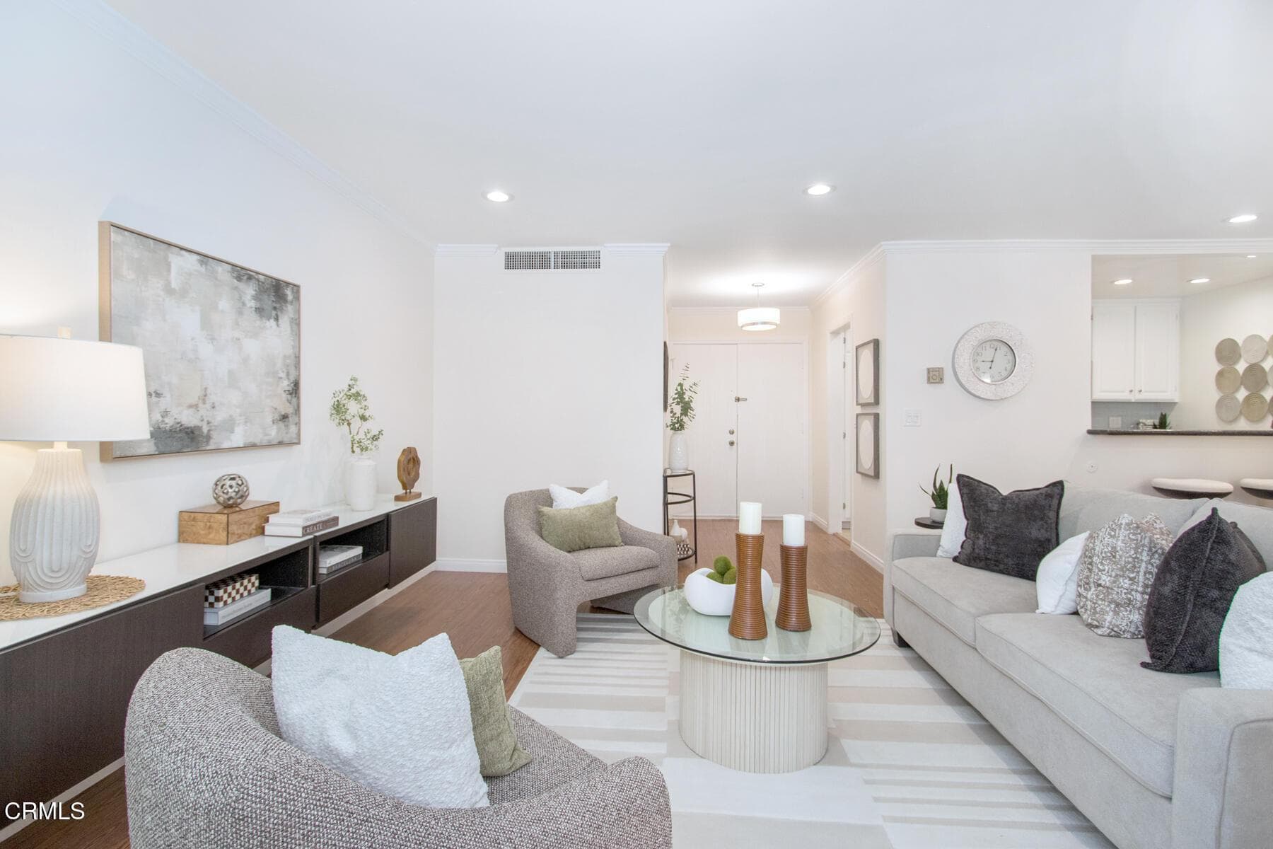 web_8_LivingRoom