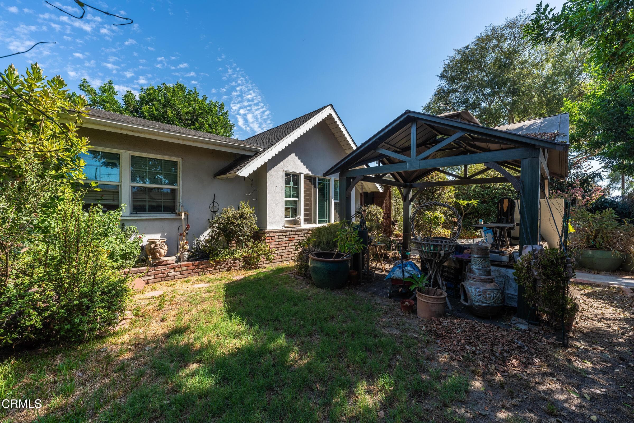 10435 Asher St-4