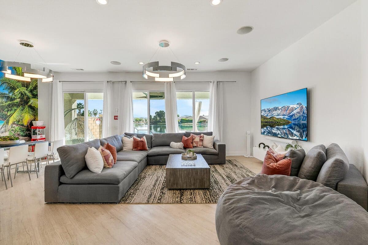 11 LIVING MLS