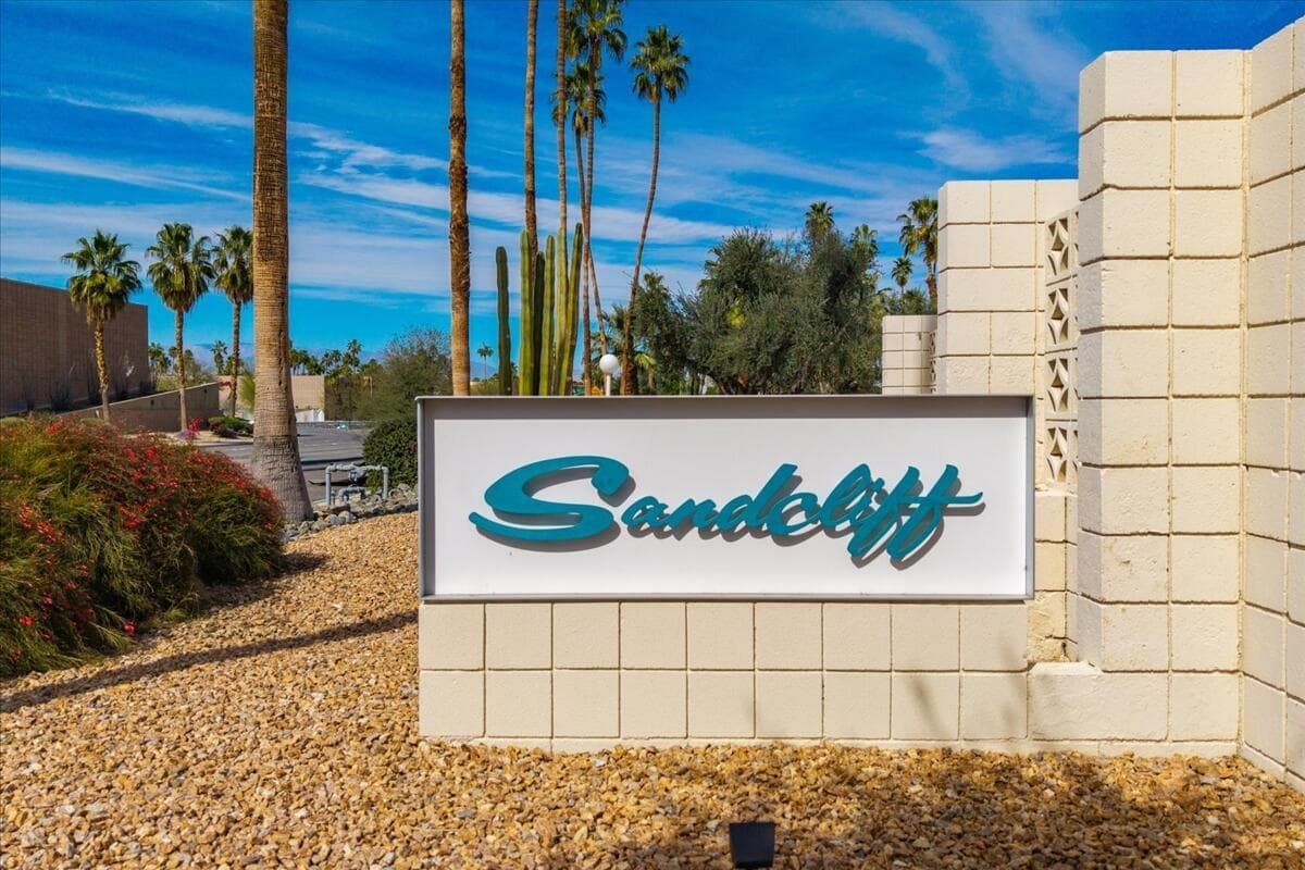 Historic Sandcliff