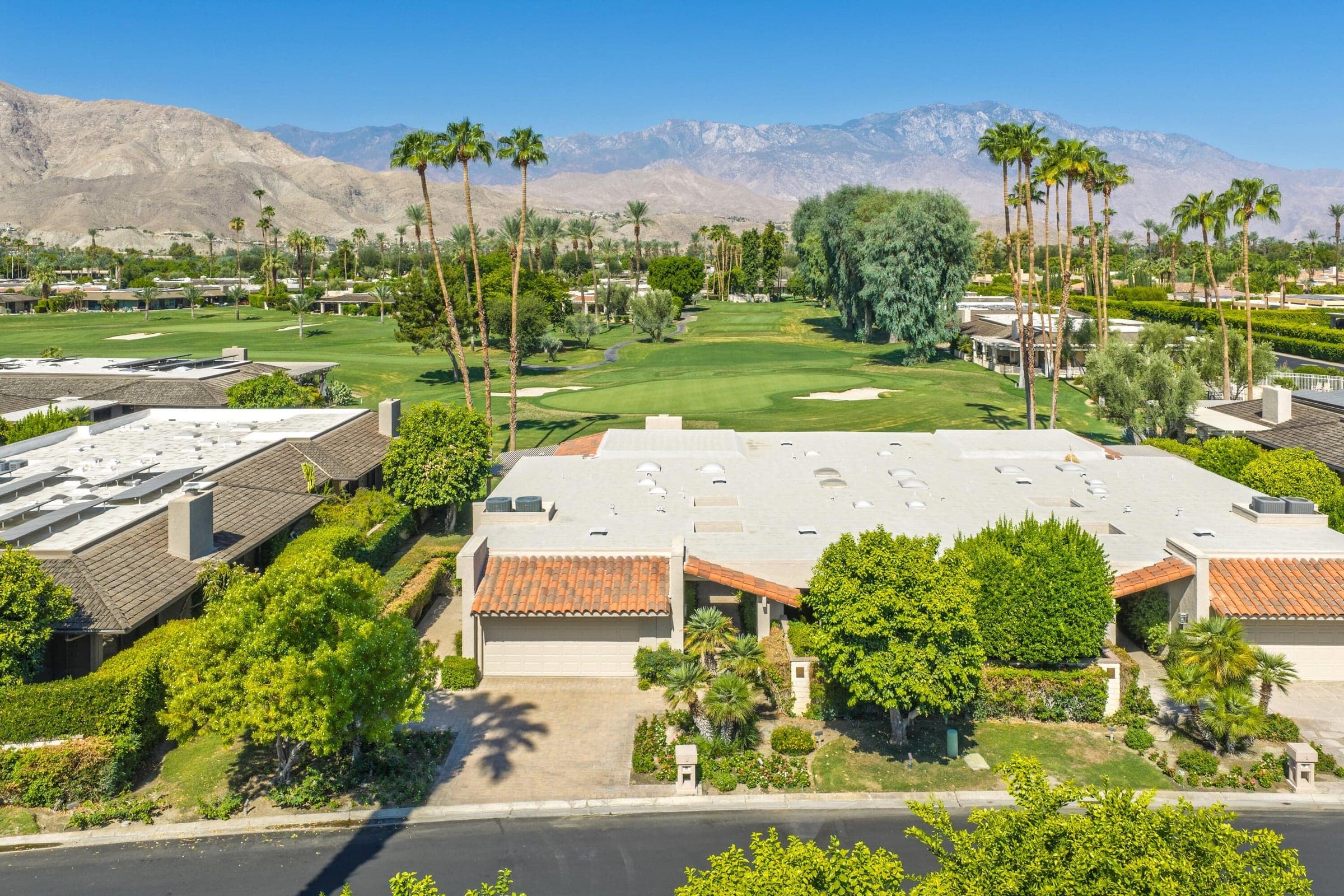 Mountain/Golf Course Views!