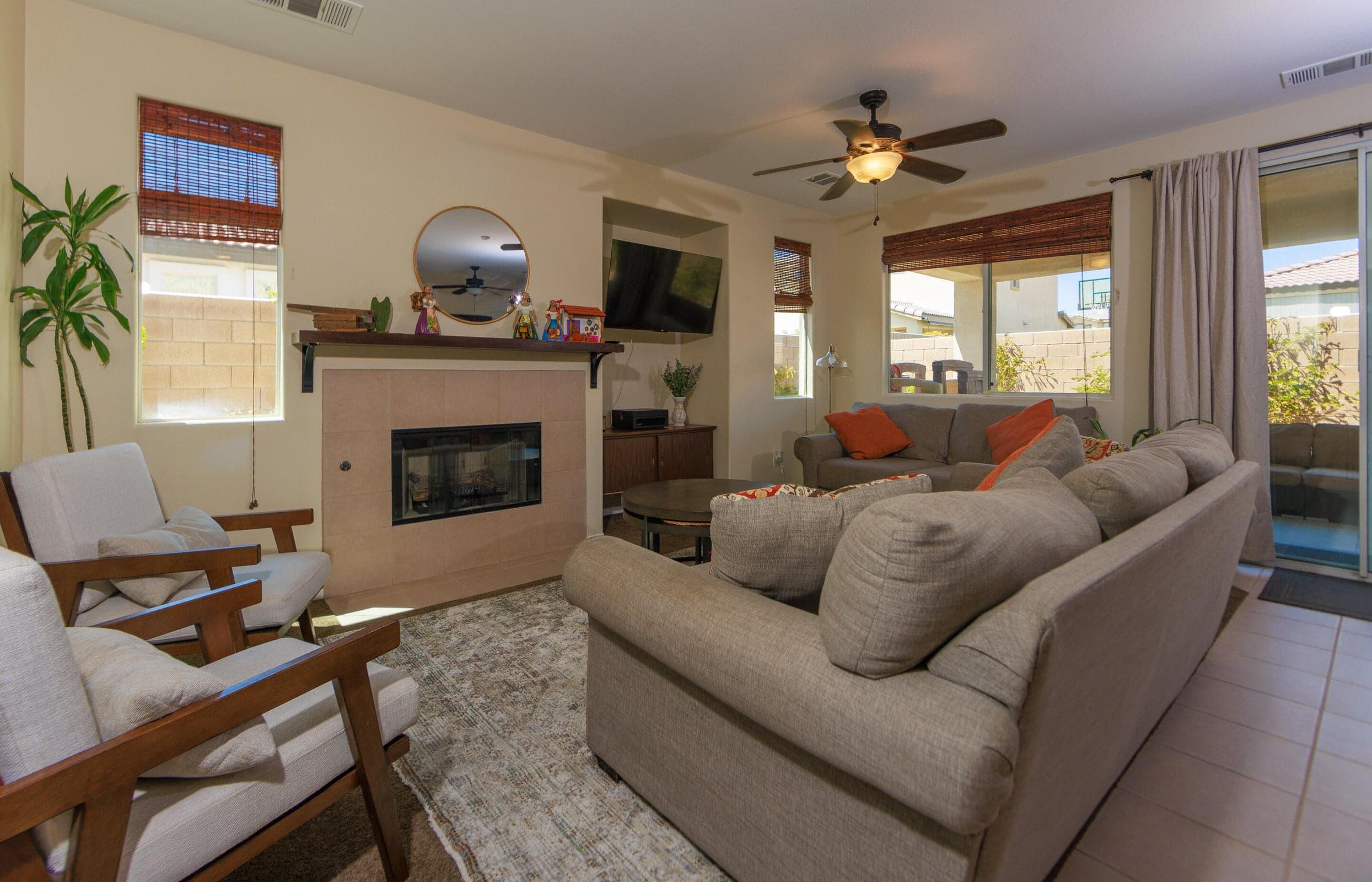 4_Living Room