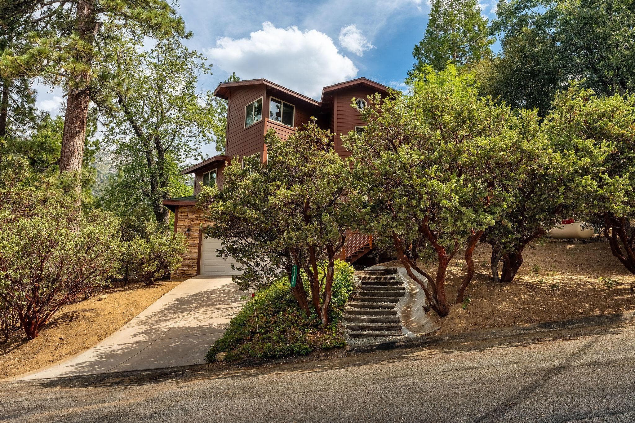Welcome to Manzanita Retreat