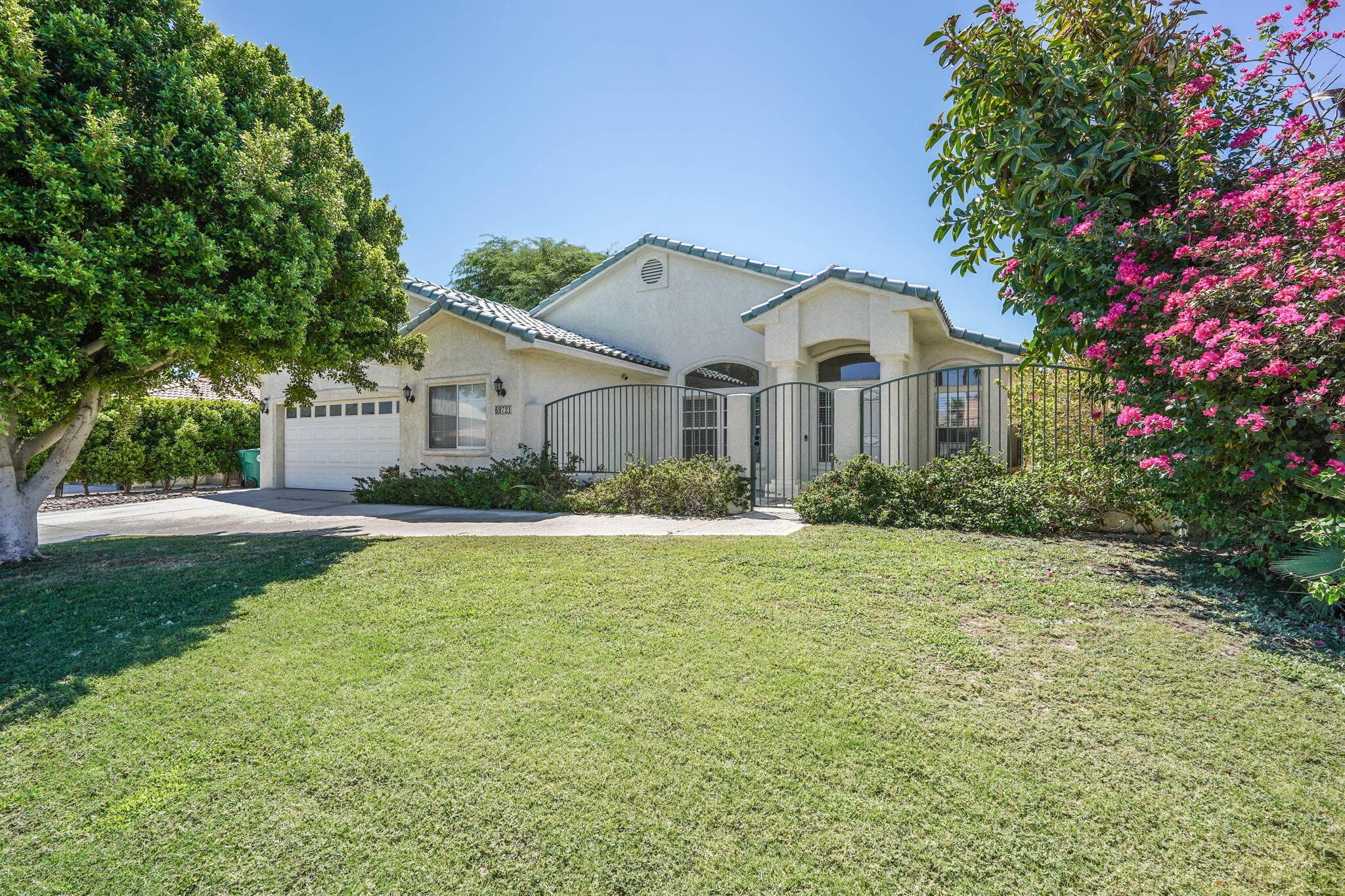 Willow Lane - Just Listed Photo