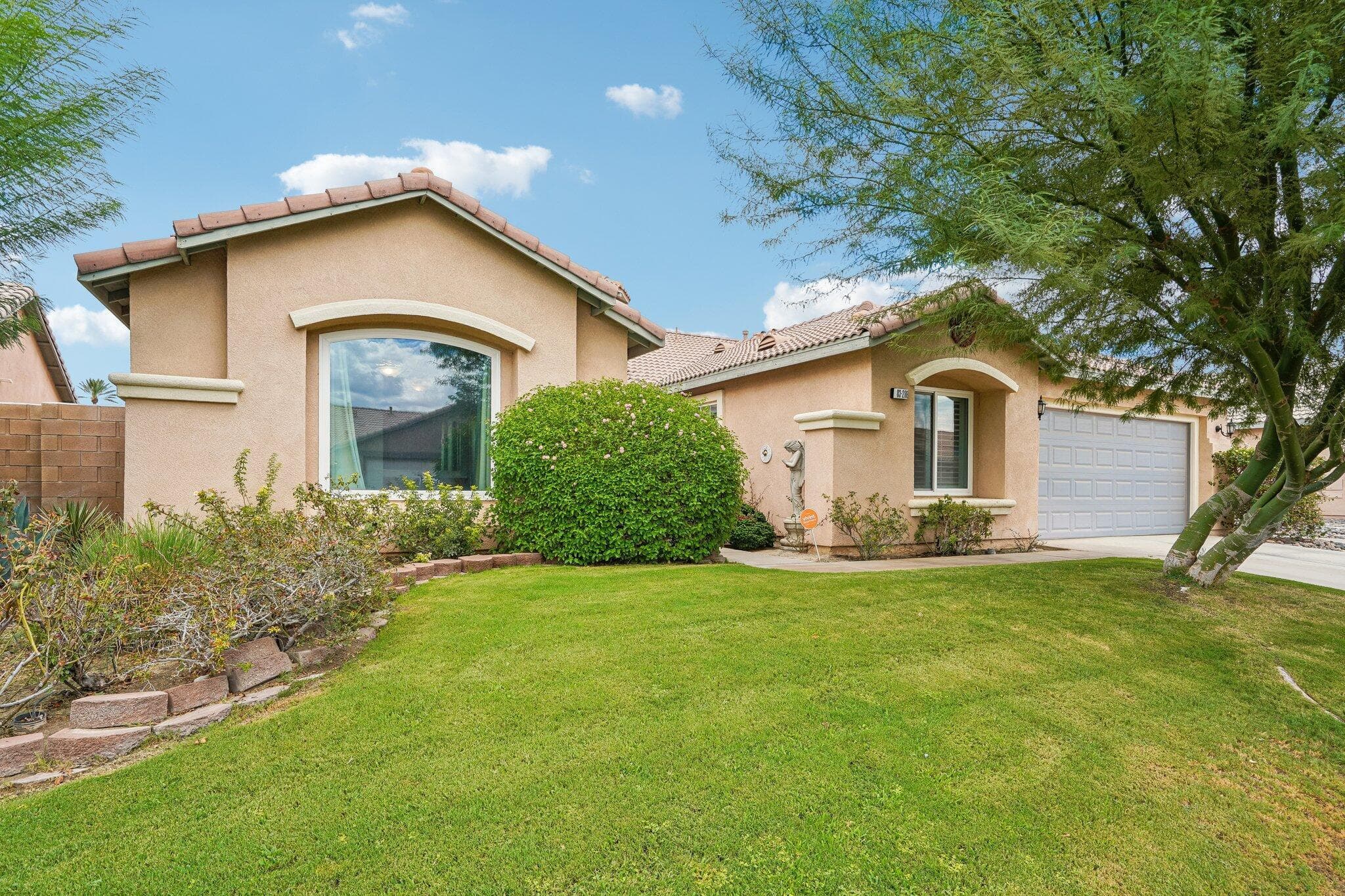 1-web-or-mls-Long Cove Dr-S0809-001