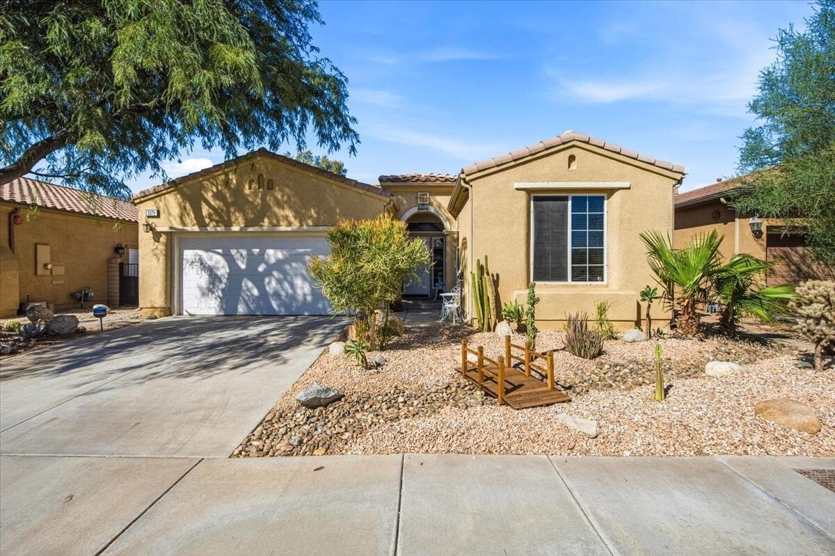 01-2579 Savanna Way-6