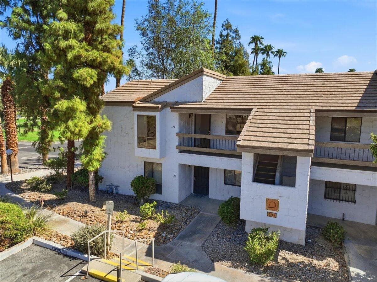 01-Aerial Front Property View