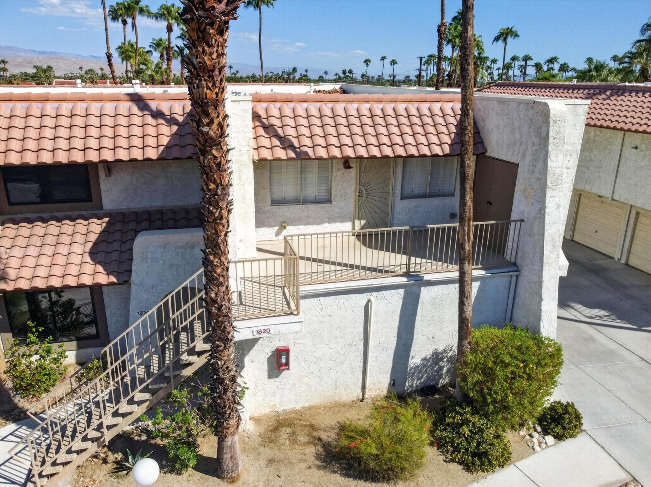 1820 N. Mira Loma Way. Palm Springs, CA 92262