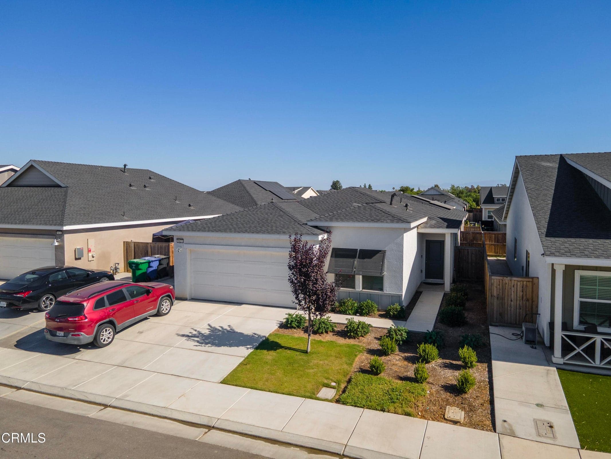 07_front_exterior_4