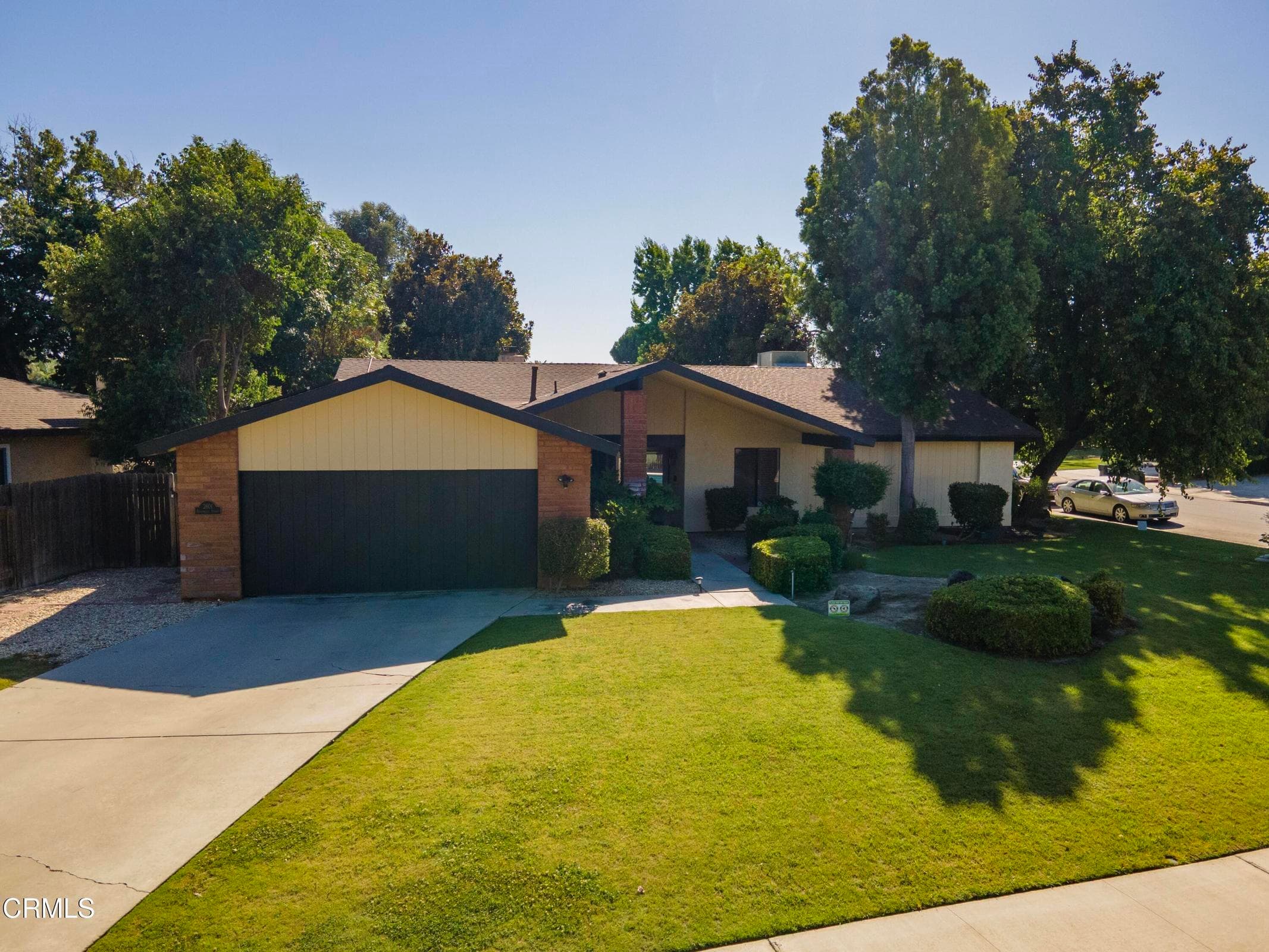 05_front_exterior_4
