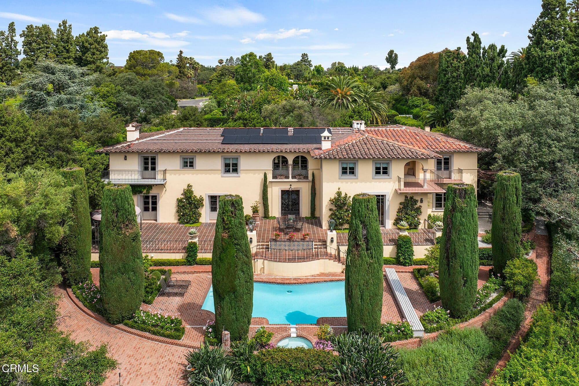 Rear facade with pool and spa