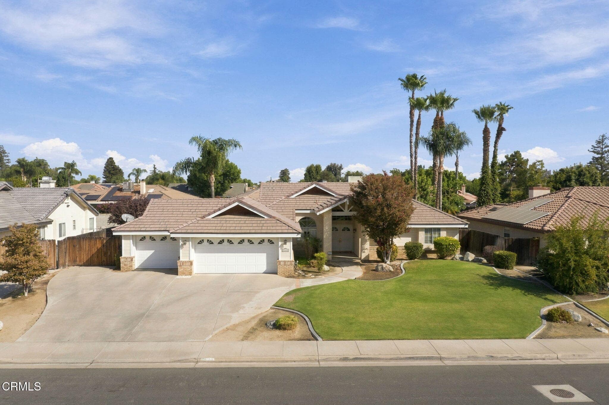 1-web-or-mls-14608-orchard-crest-ave