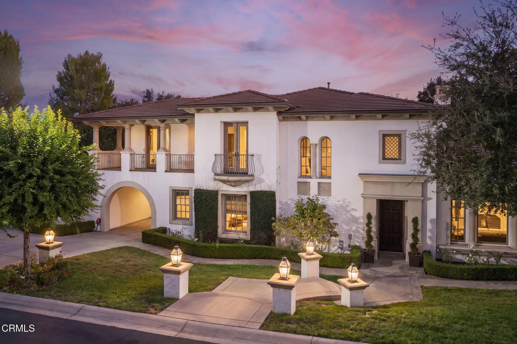 1-web-or-mls-twilight-frontyard