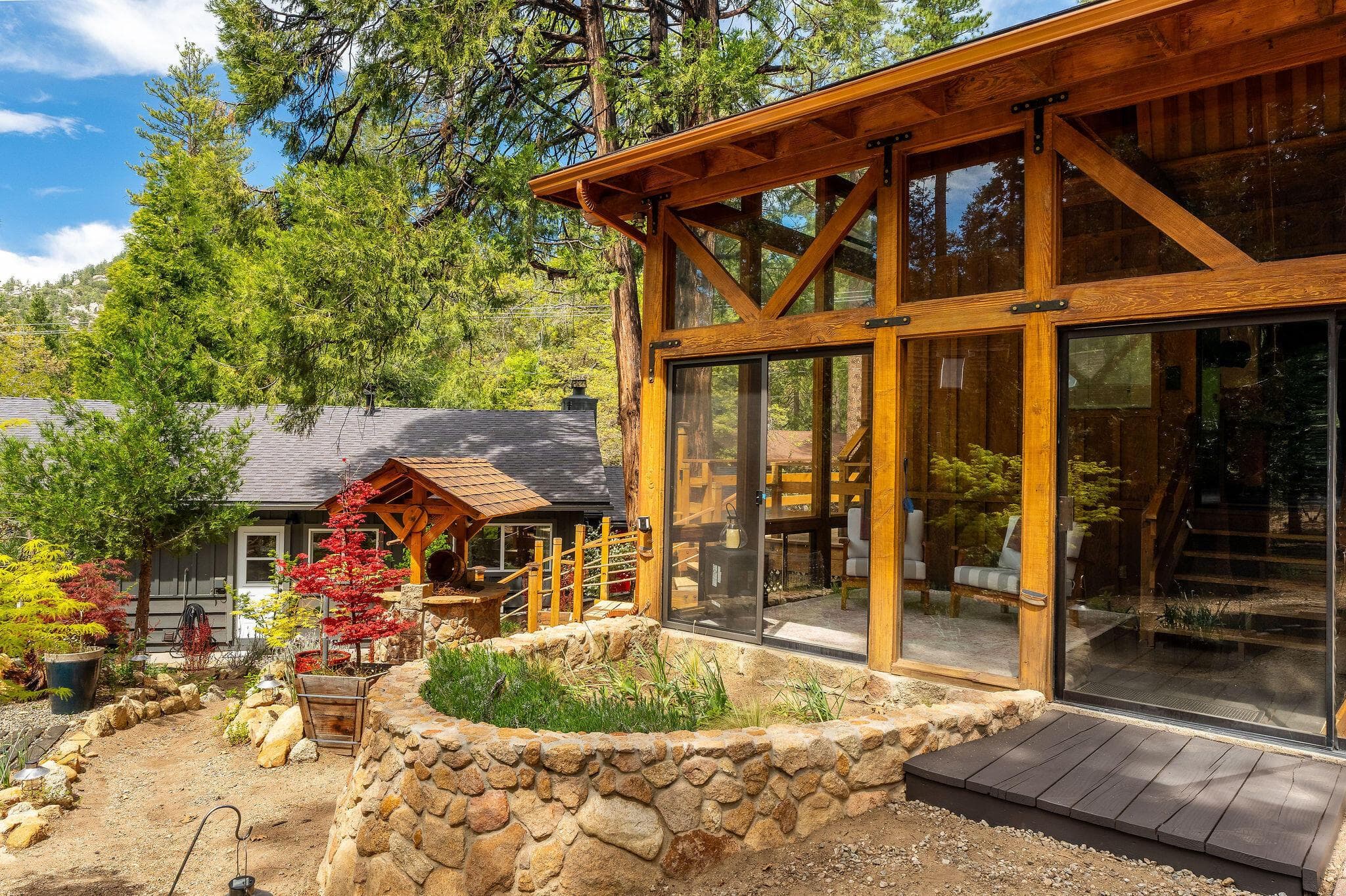 Welcome to Rim Rock Cabin Collection!