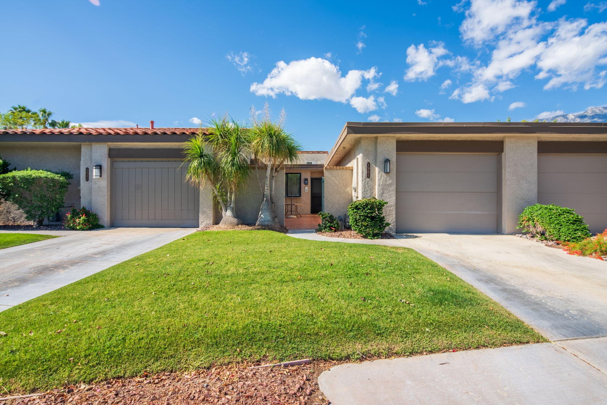 1-web-or-mls-Were Focused 1981 Paseo Raq