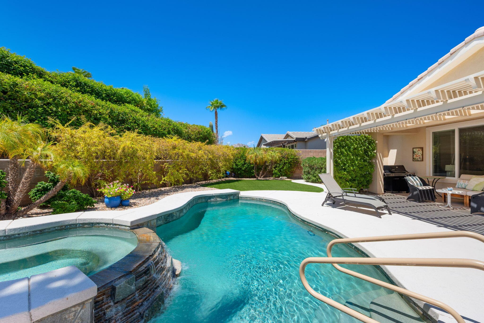 26-web-or-mls-JMLivingStone_OPMG_0826_02
