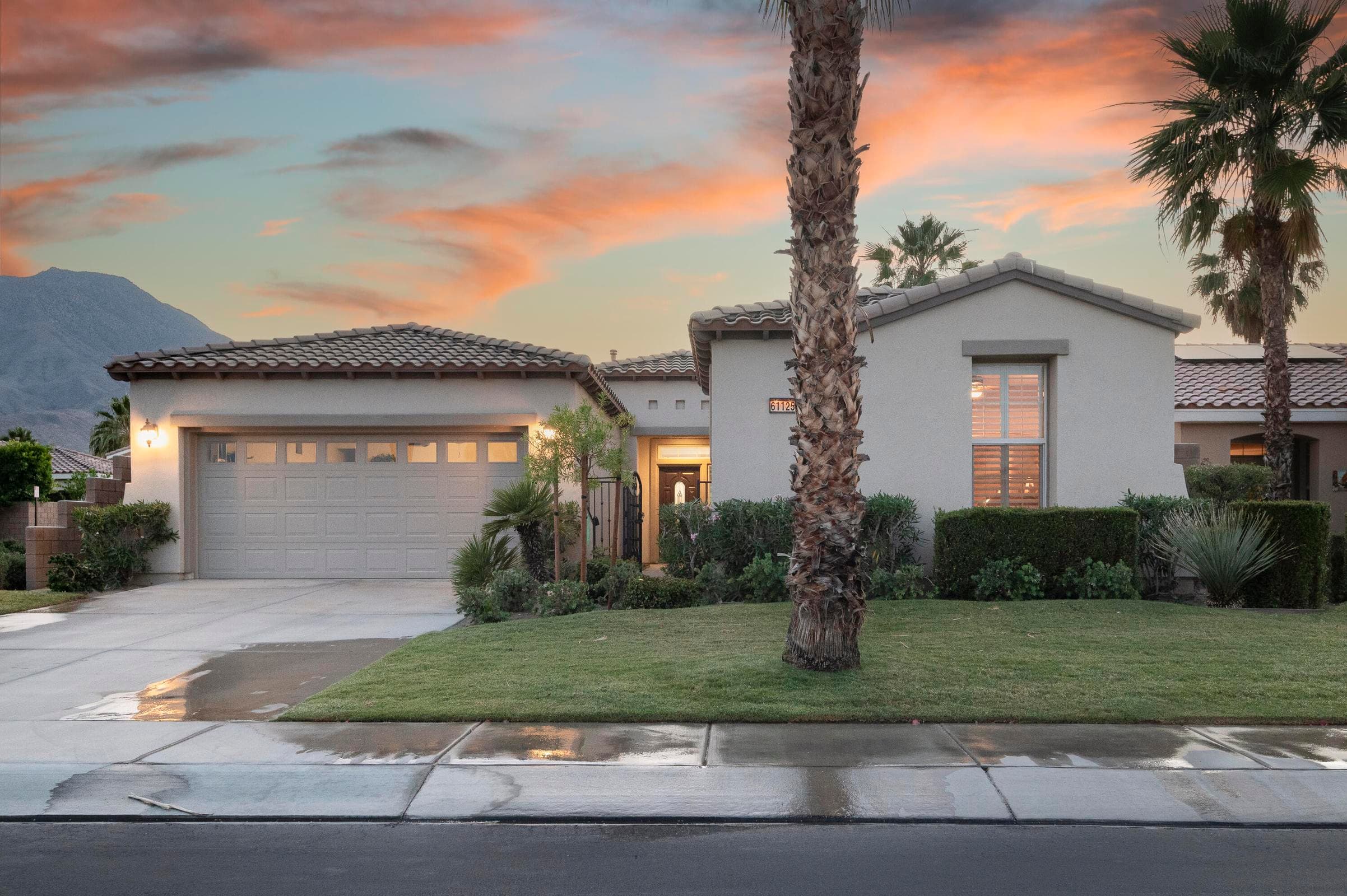 Maurea w/Casita, 1,641 SF, Fully furnished, 3-BR, 3-BA. Walking distance to the Clubhouse.