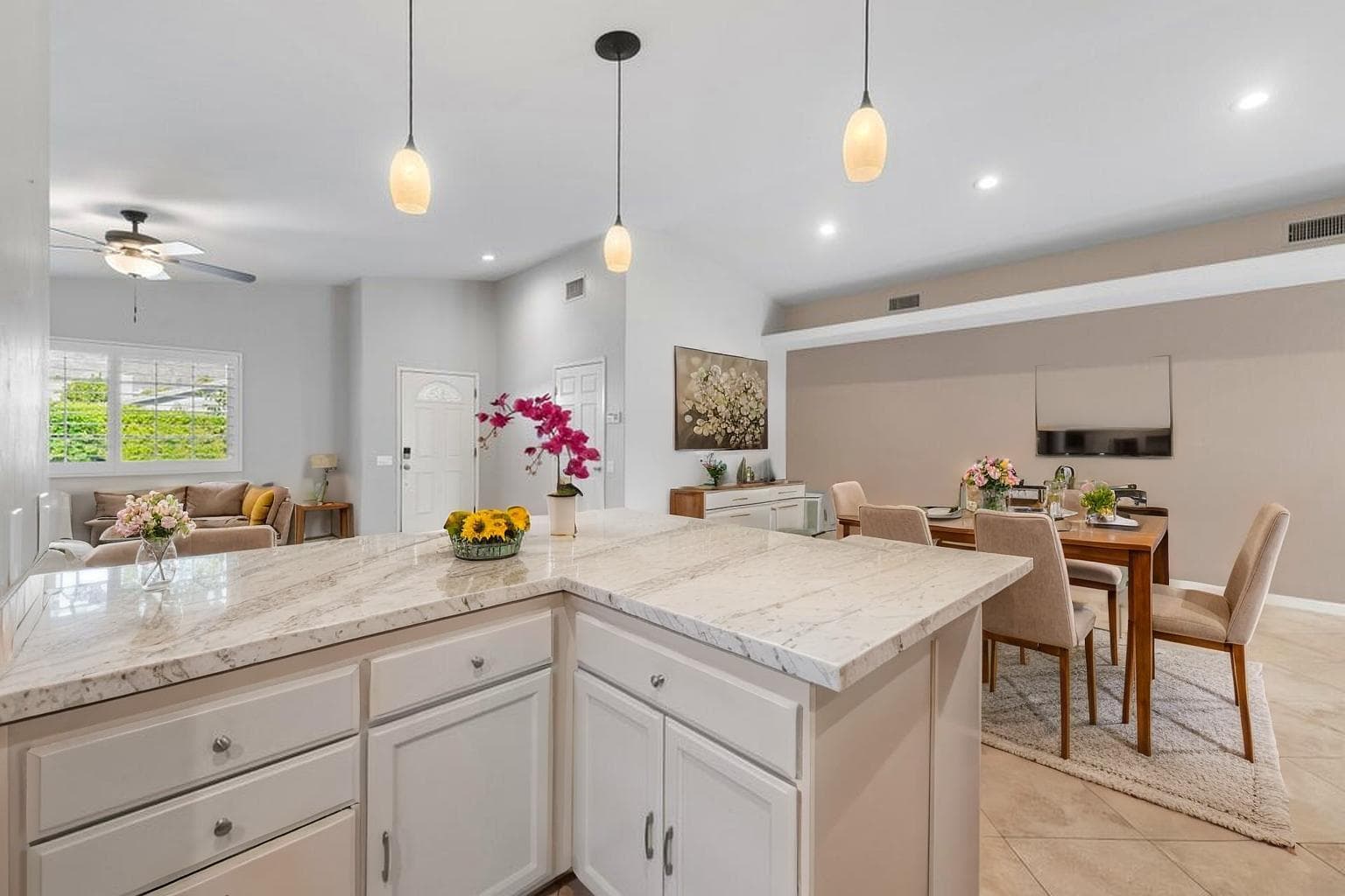ave-navaro6 - Dining Room - Standard - 0