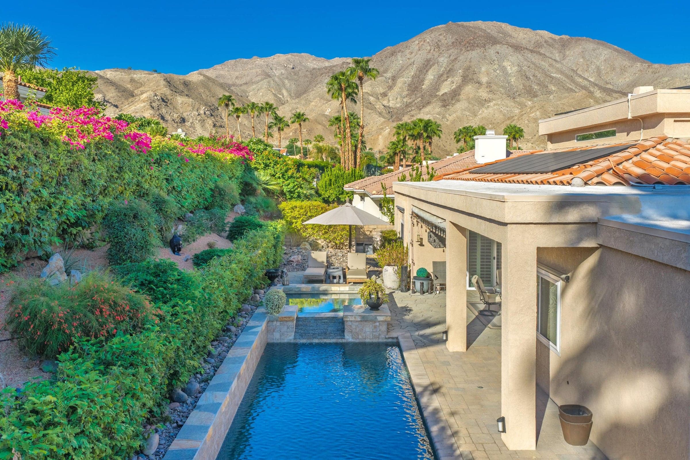 Look at this mountain view from the pool area.