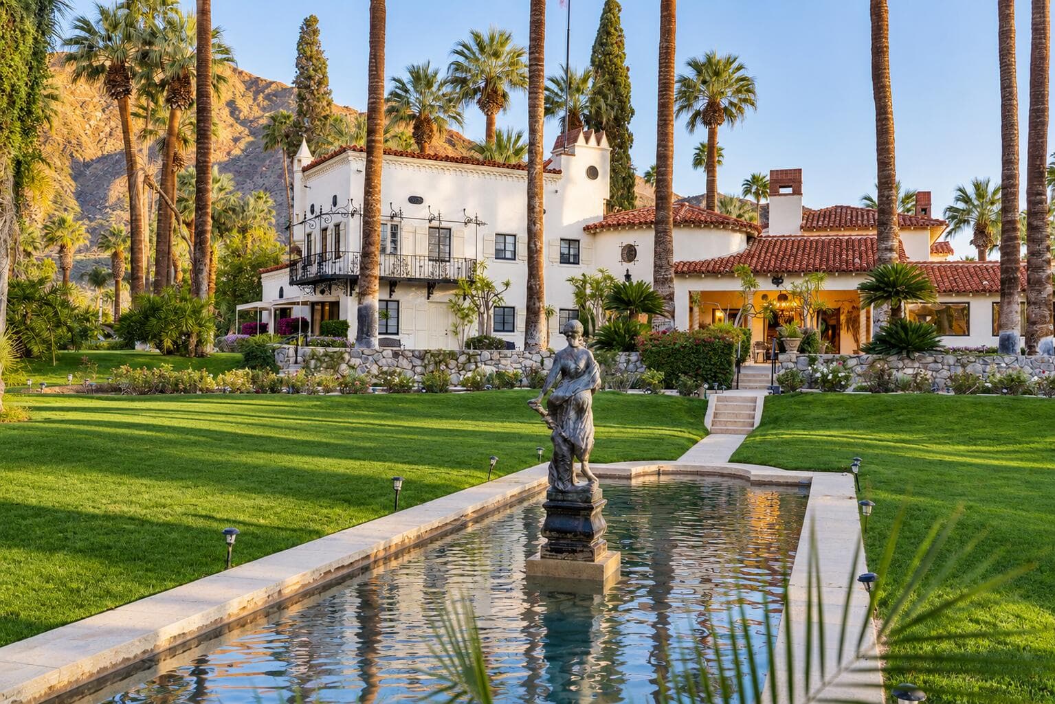 Villa Paradiso Reflection Pond