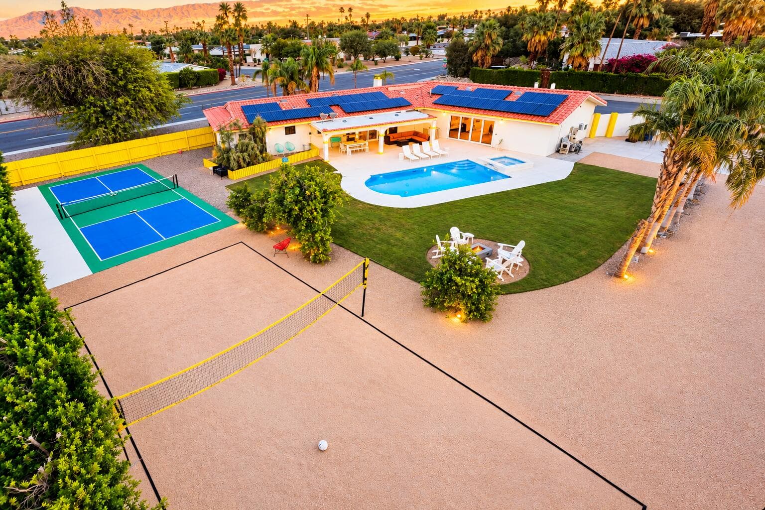 Golden-Hour Desert Luxury Backyard
