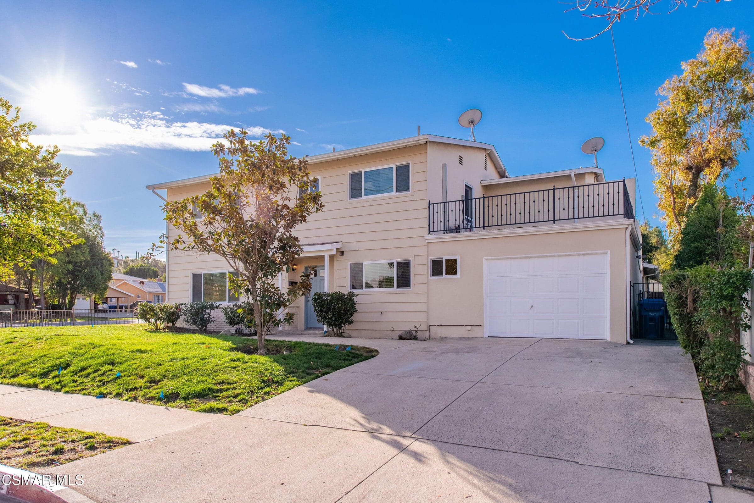 22002 Ybarra Rd Woodland Hills-1
