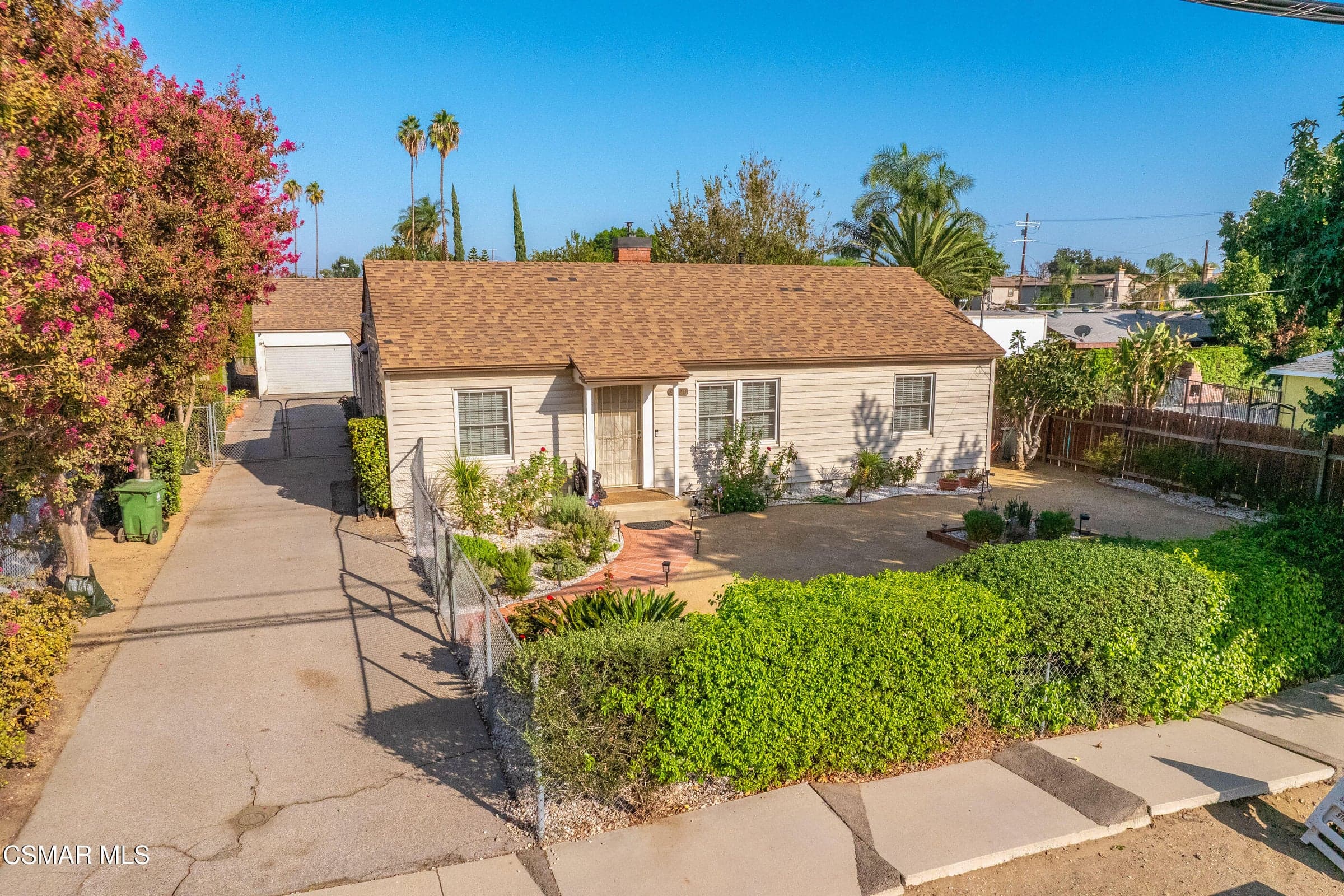 9520 Lemona Ave North Hills-44