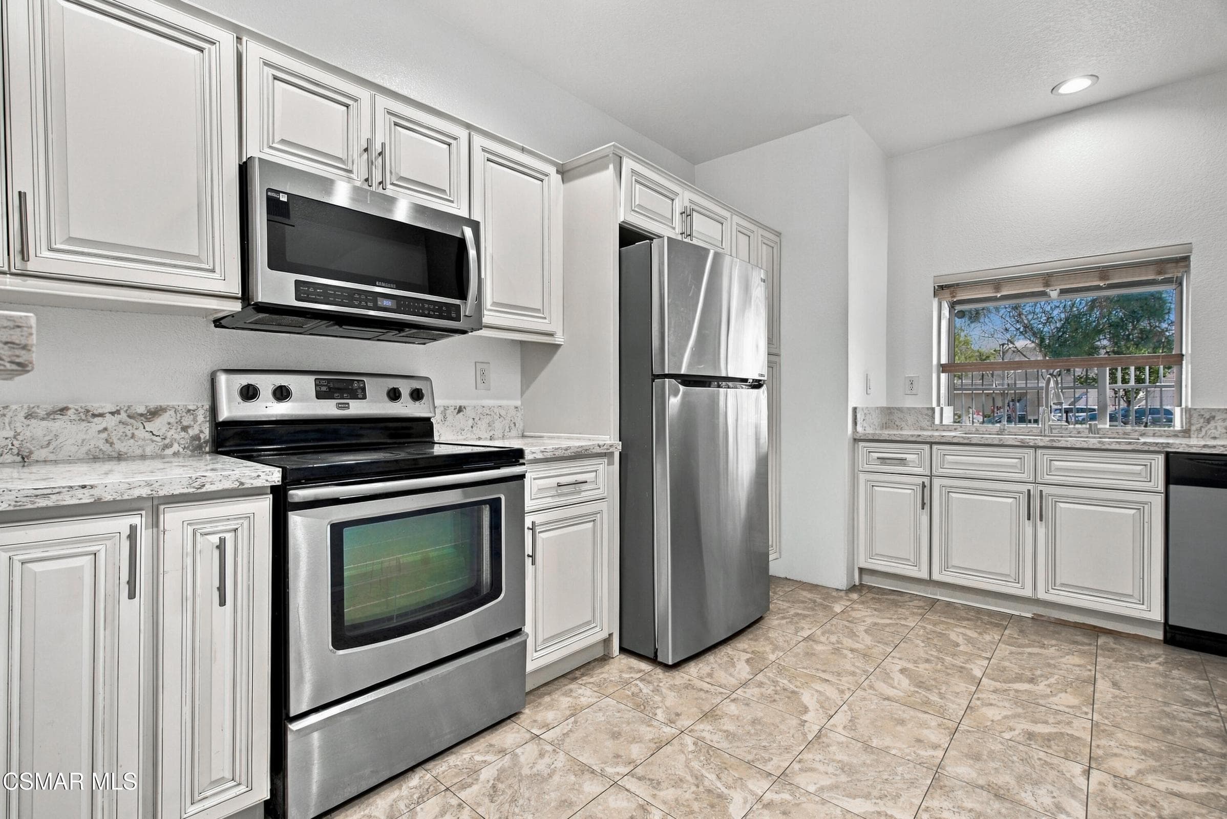688 Indian Oak Ln Unit 107-kitchen cab